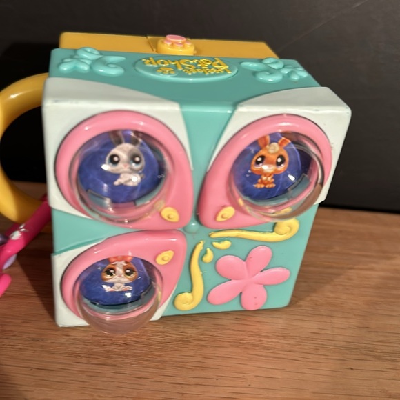 Mint littlest pet shop tiniest tiniest, pop-up bunny playset  - Picture 4 of 10